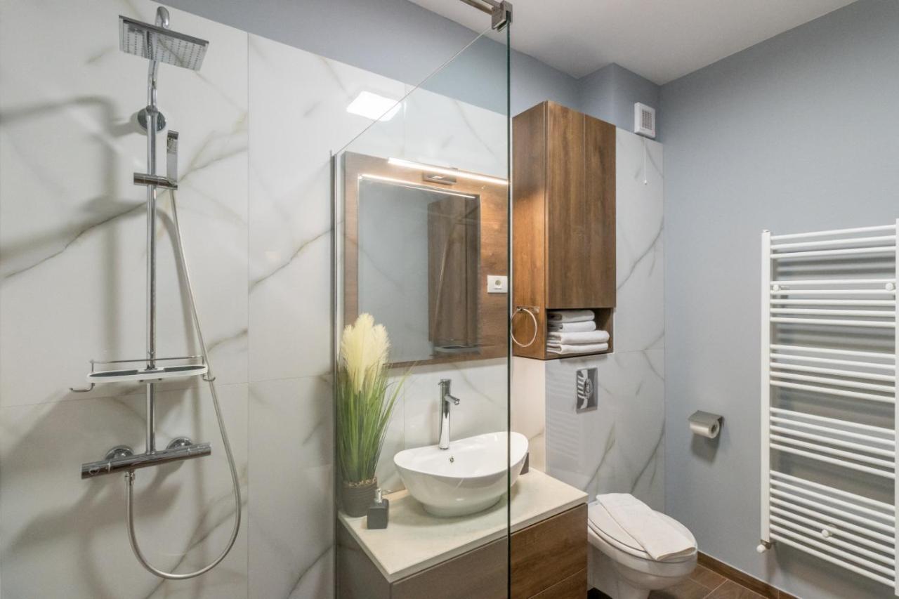 Modern Downtown Apartment Kluž Exteriér fotografie